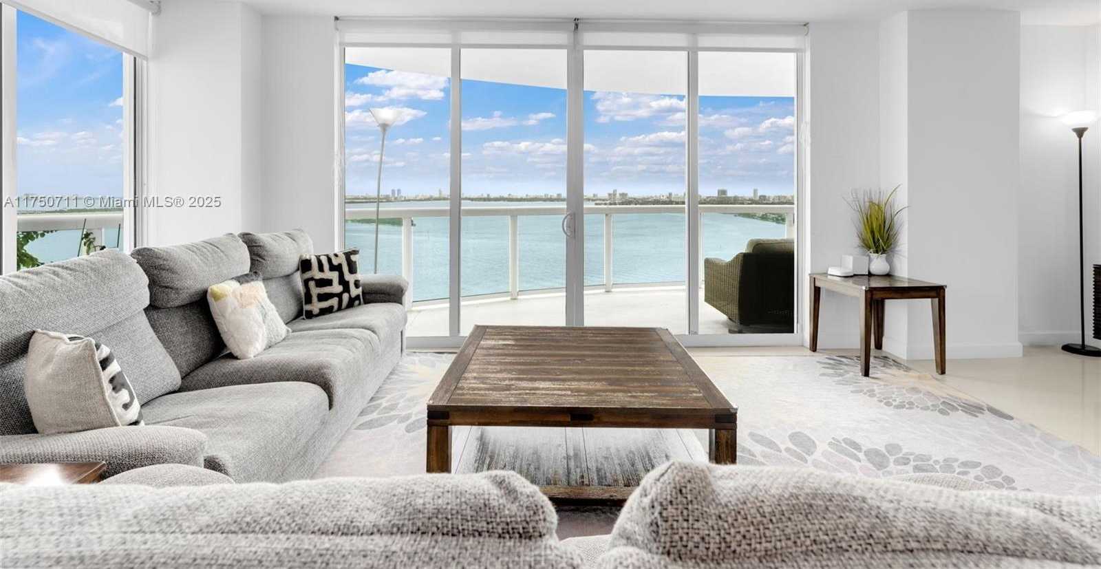 Small Image of 1800 N Bayshore Dr, Miami, FL 33132, USA Number 22