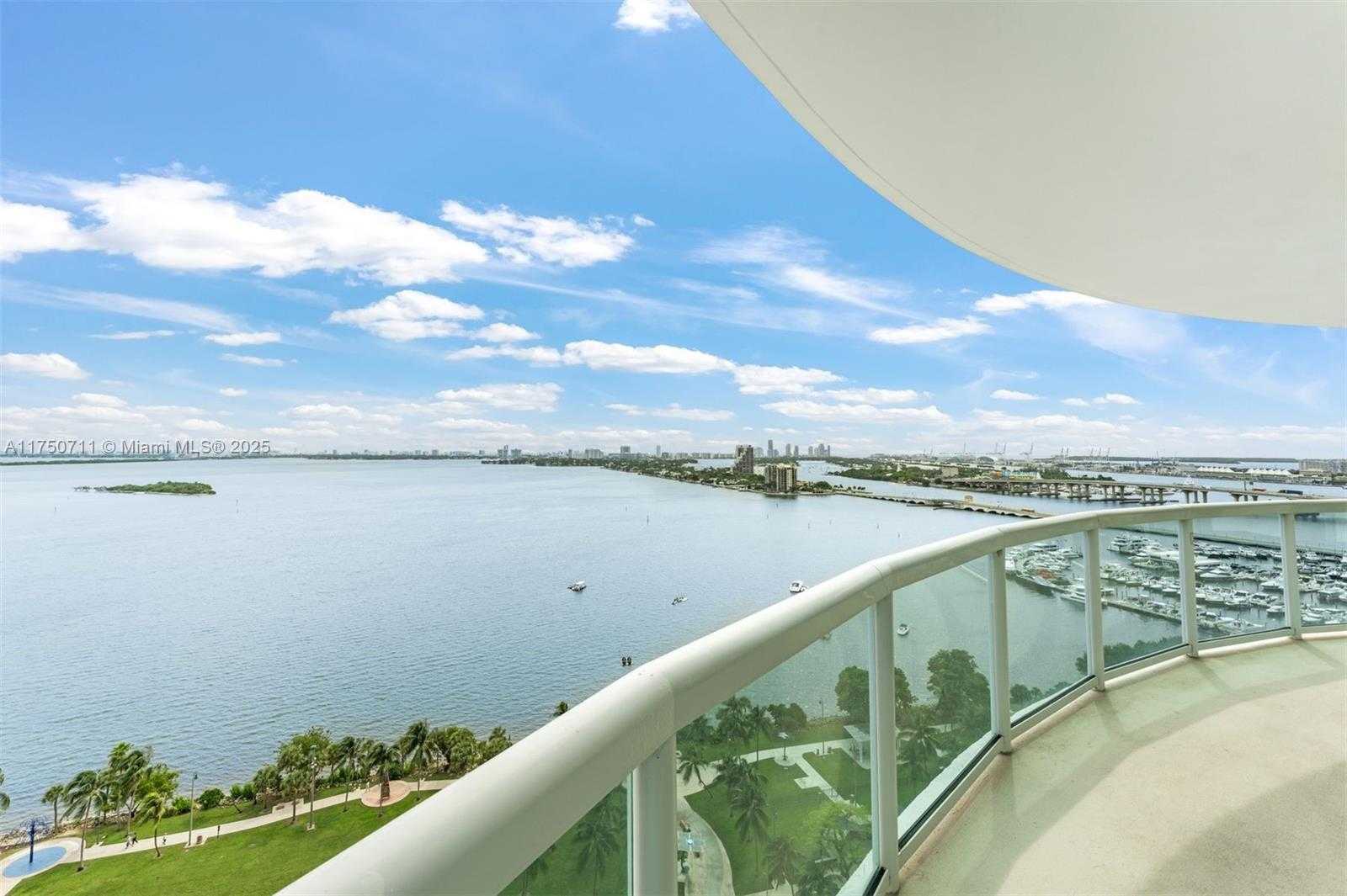 Small Image of 1800 N Bayshore Dr, Miami, FL 33132, USA Number 28