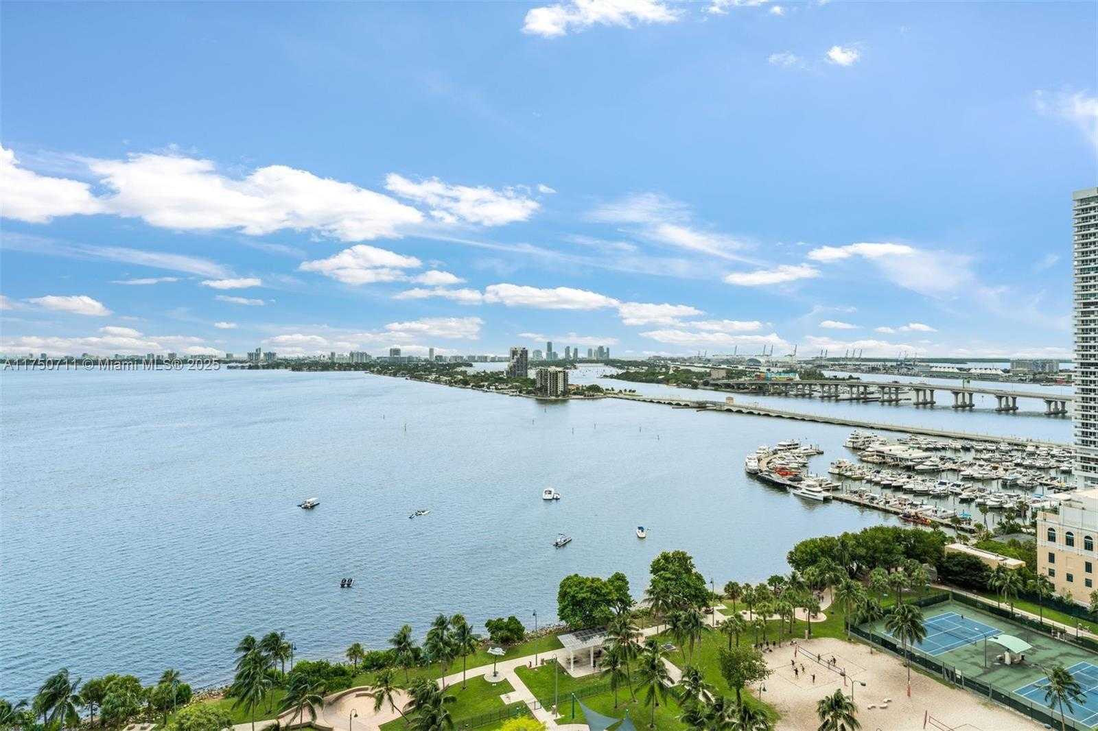 Small Image of 1800 N Bayshore Dr, Miami, FL 33132, USA Number 33