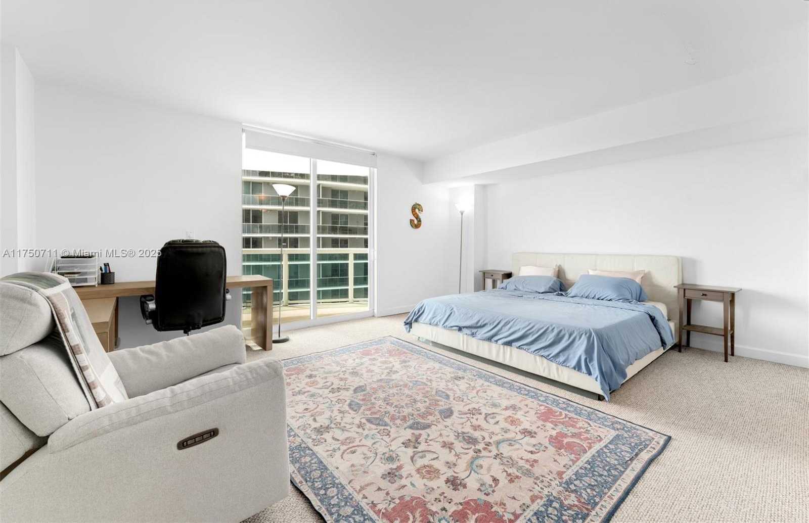 Small Image of 1800 N Bayshore Dr, Miami, FL 33132, USA Number 6