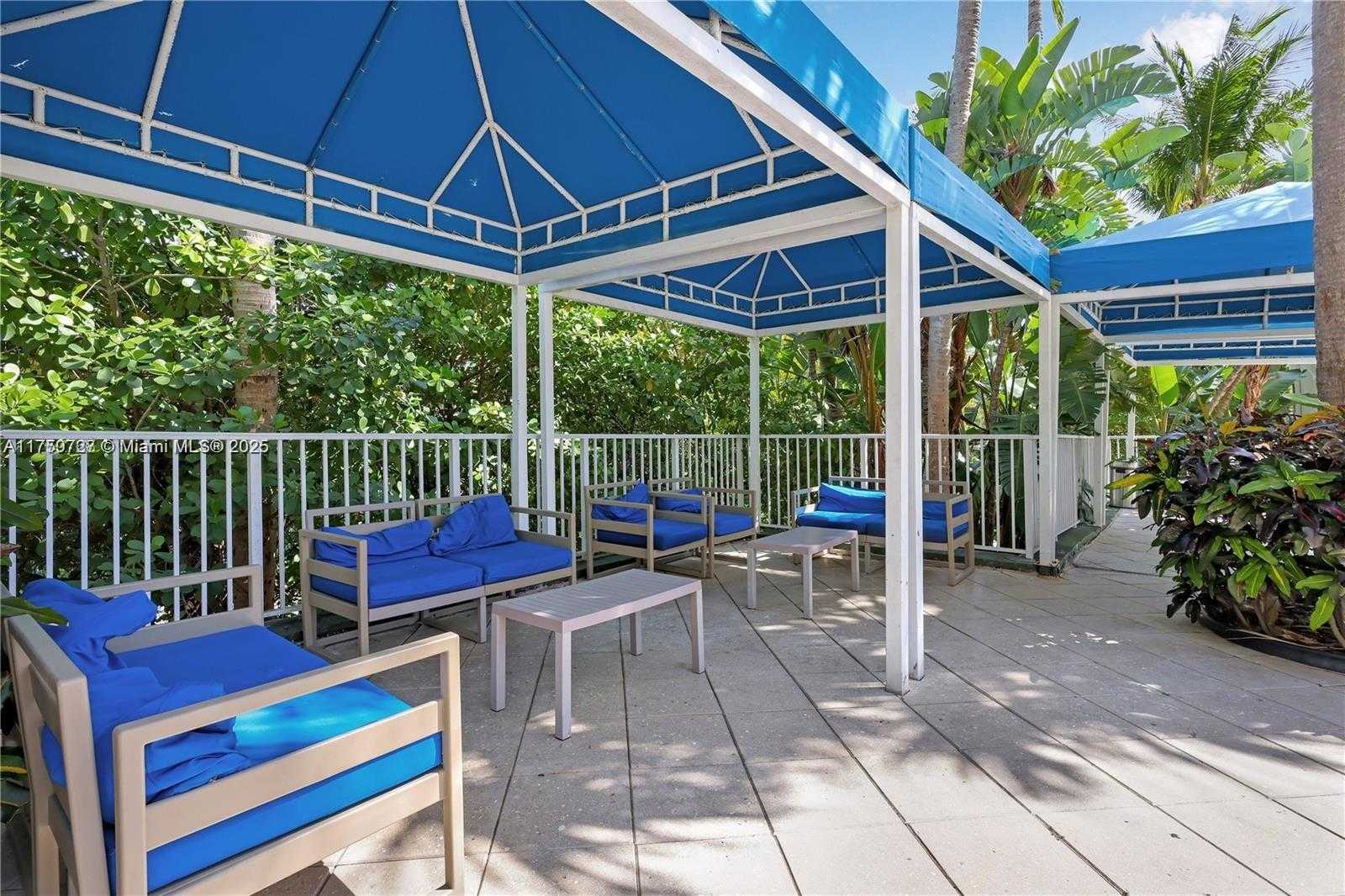 Small Image of 3370 #906, Aventura Number 57