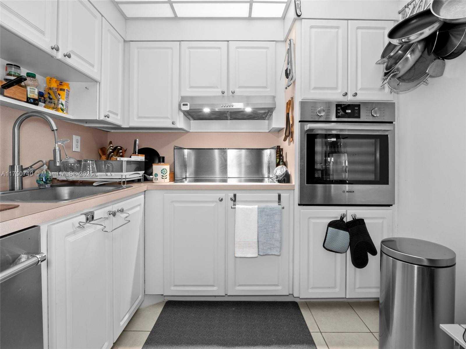 Small Image of 19390 COLLINS AVE #PH-24, Sunny Isles Beach Number 9