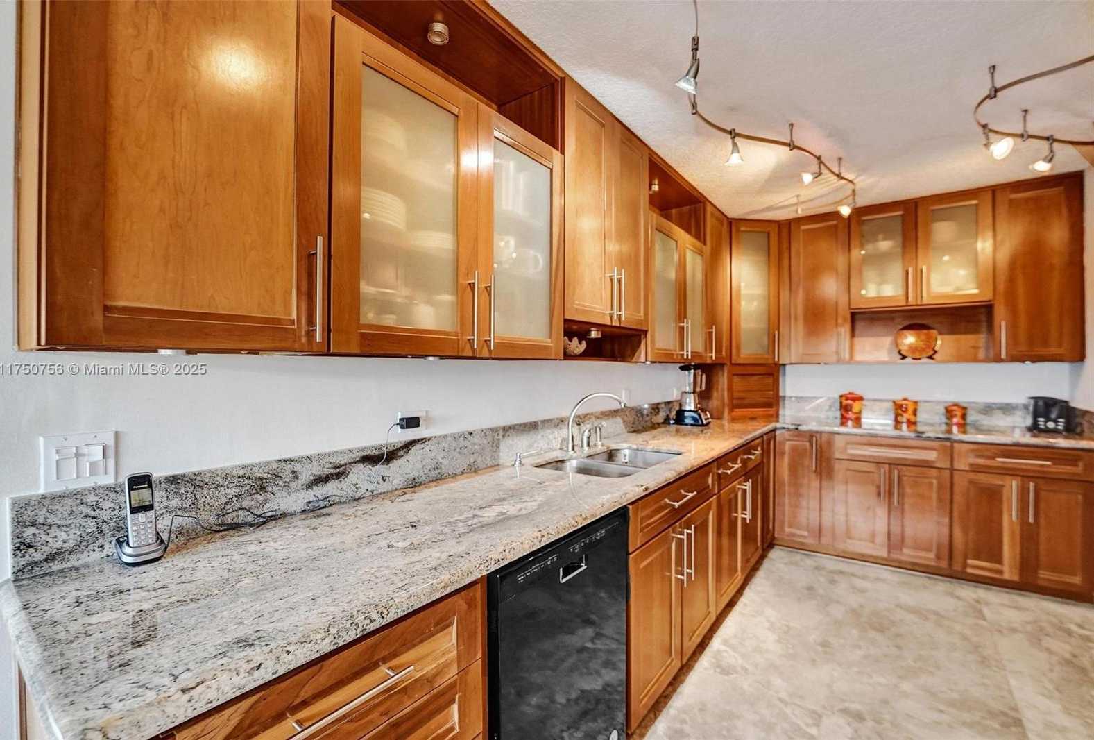 Small Image of 1201 SOUTH OCEAN DR #1711S, Hollywood Number 15