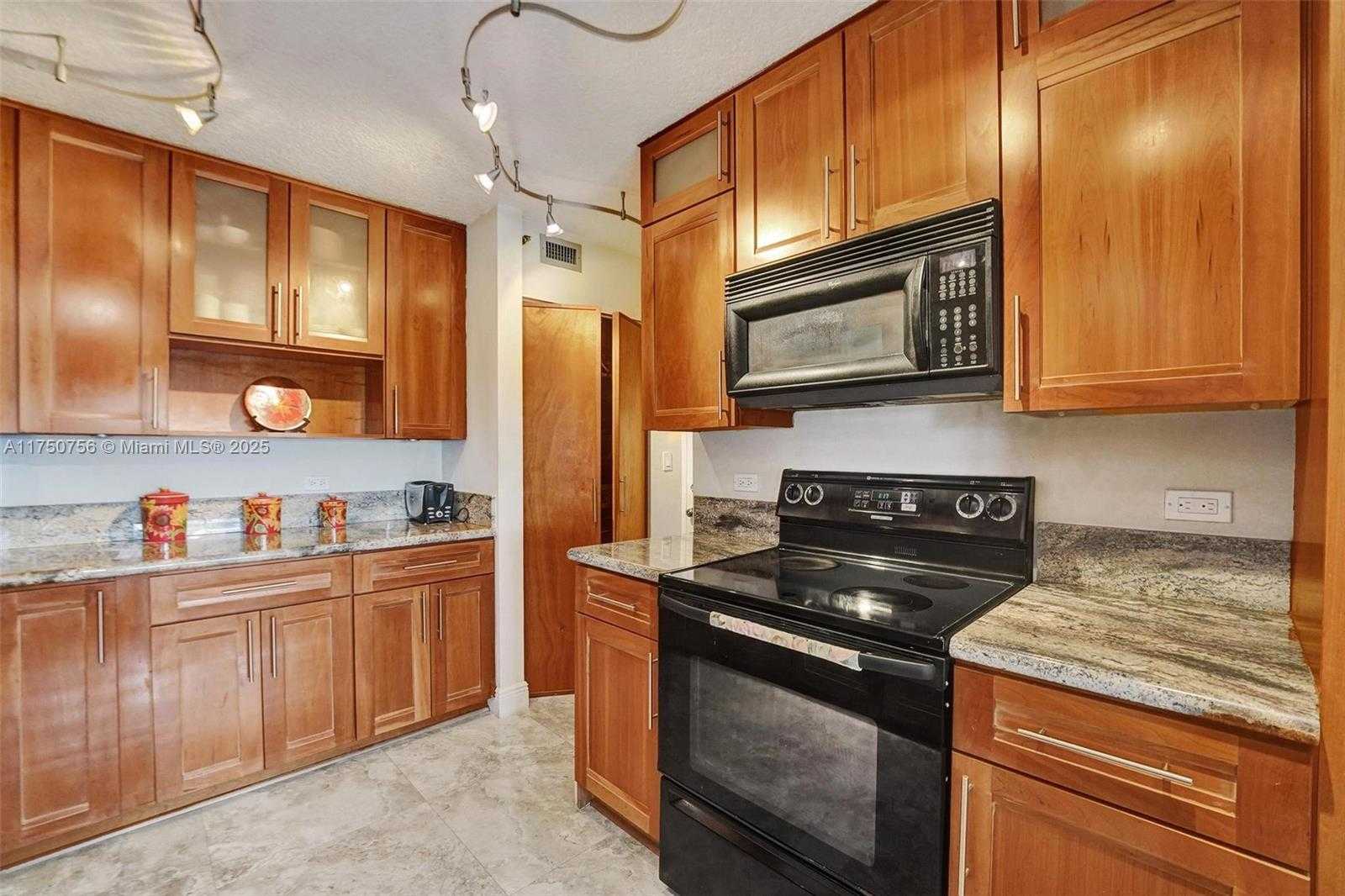 Small Image of 1201 SOUTH OCEAN DR #1711S, Hollywood Number 16