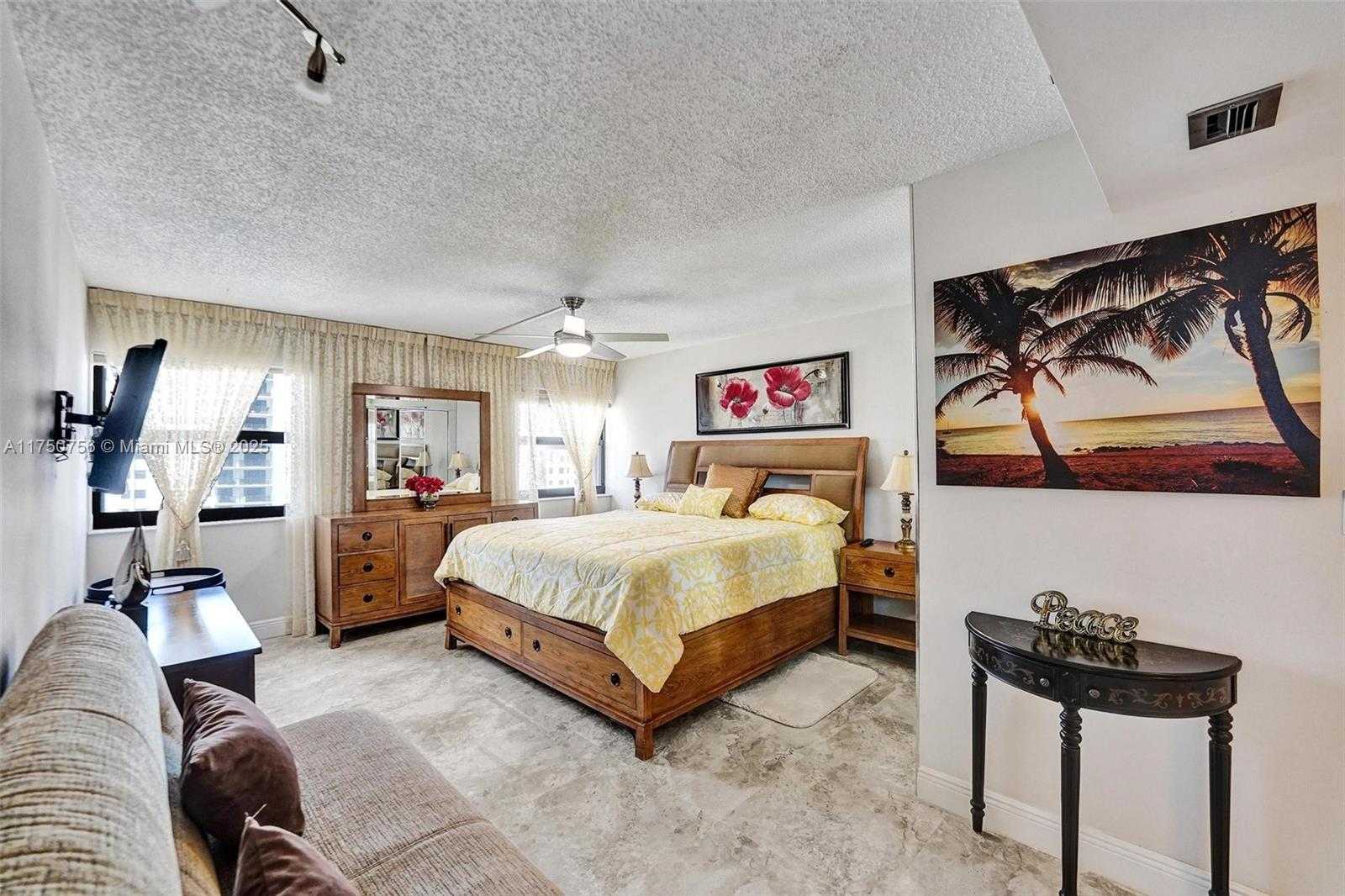 Small Image of 1201 SOUTH OCEAN DR #1711S, Hollywood Number 19