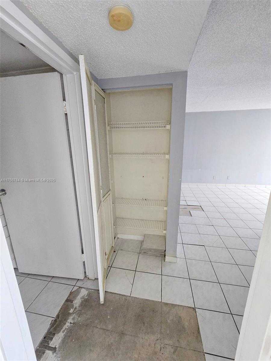 Small Image of 16919 NORTH BAY RD #517, Sunny Isles Beach Number 21