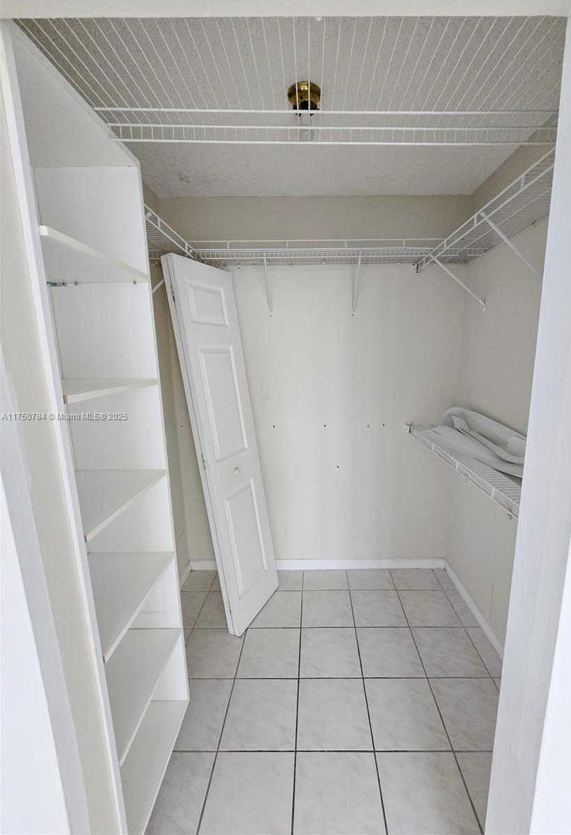 Small Image of 16919 NORTH BAY RD #517, Sunny Isles Beach Number 23
