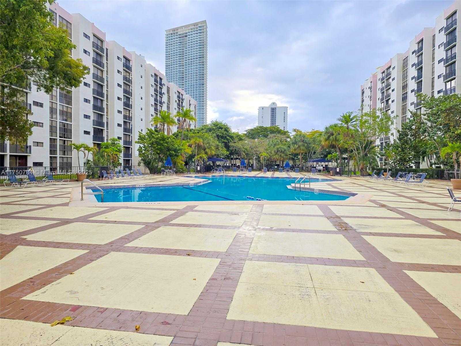 Small Image of 16919 NORTH BAY RD #517, Sunny Isles Beach Number 24