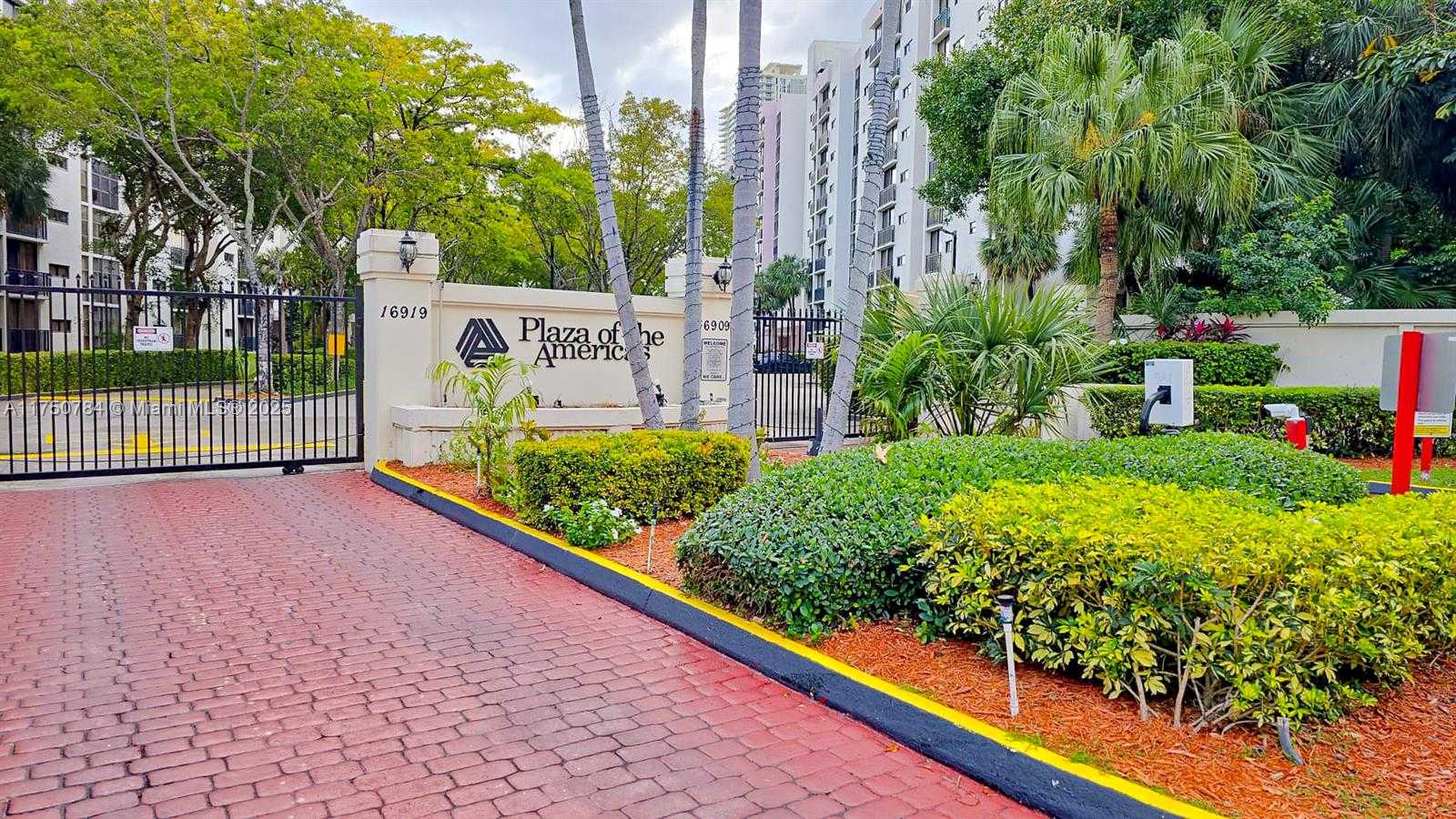 Small Image of 16919 NORTH BAY RD #517, Sunny Isles Beach Number 27