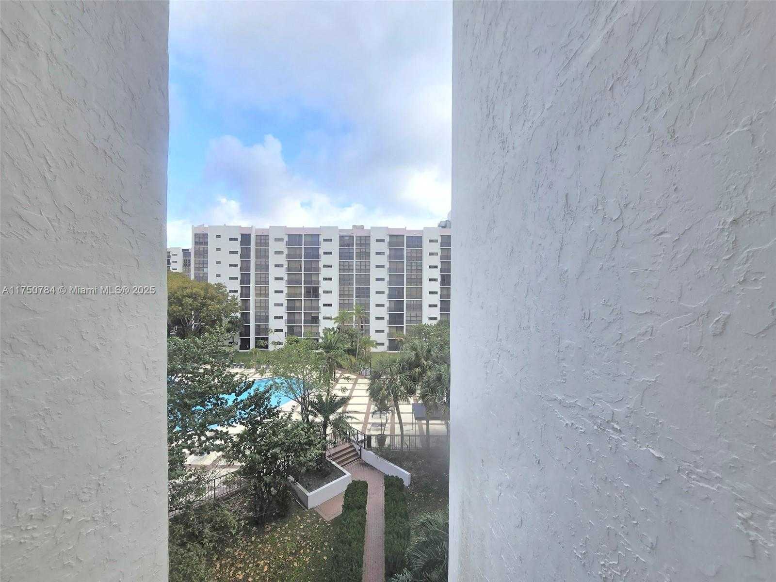 Small Image of 16919 NORTH BAY RD #517, Sunny Isles Beach Number 6