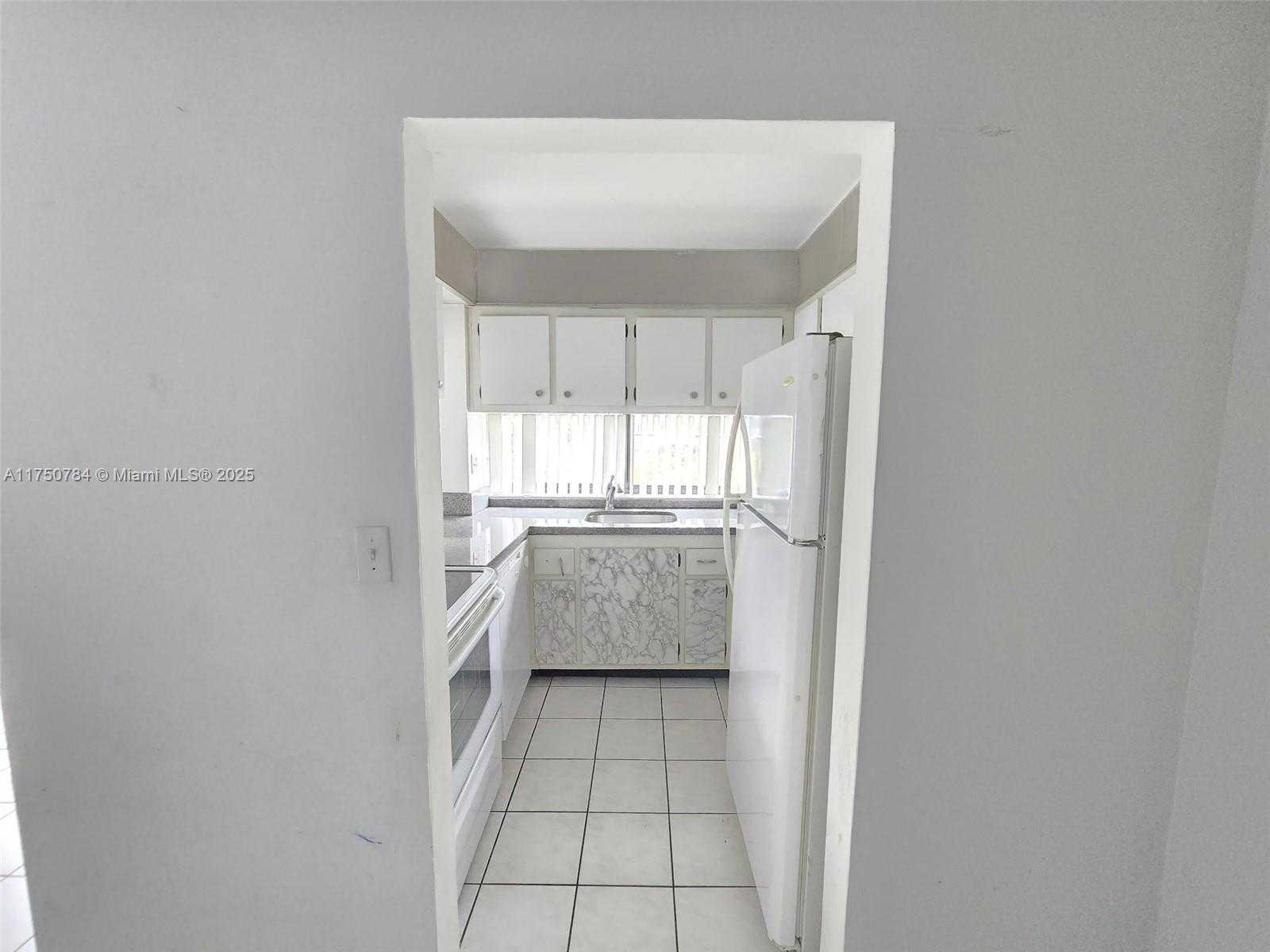 Small Image of 16919 NORTH BAY RD #517, Sunny Isles Beach Number 8