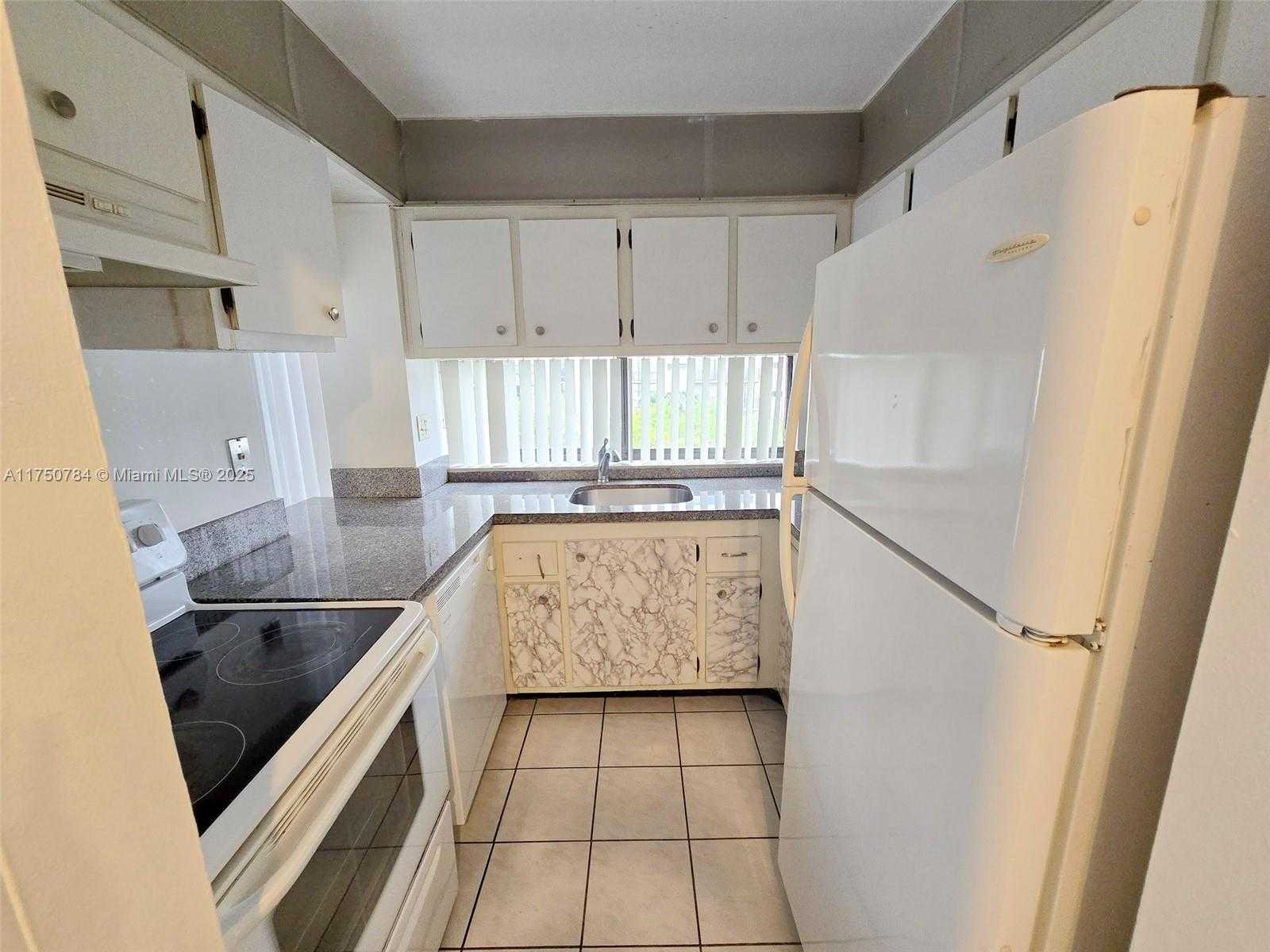 Small Image of 16919 NORTH BAY RD #517, Sunny Isles Beach Number 9