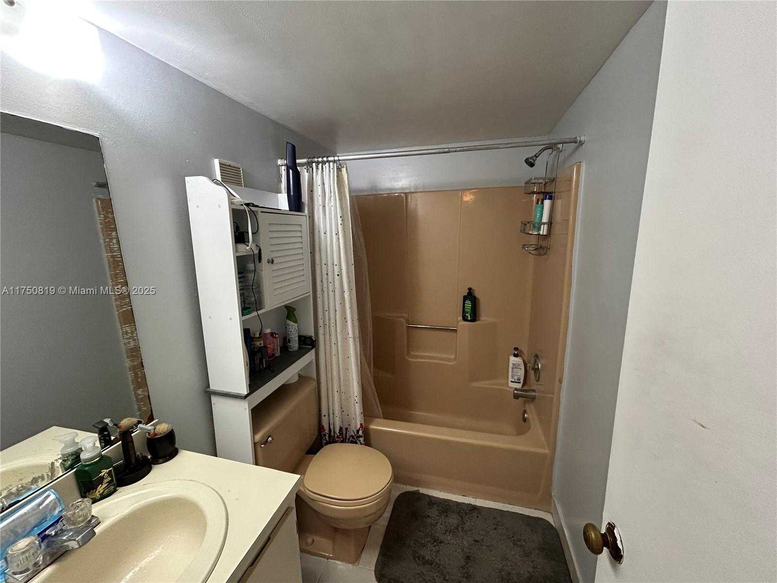 Small Image of 8710 NORTH SHERMAN CIR #402, Miramar Number 10