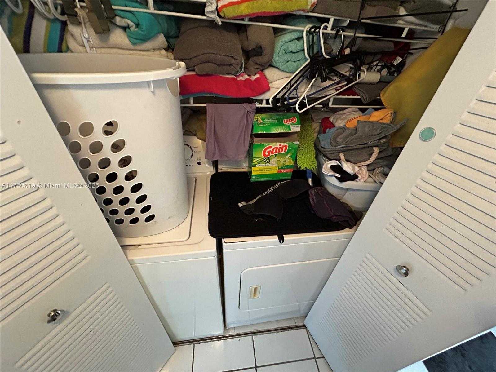 Small Image of 8710 NORTH SHERMAN CIR #402, Miramar Number 15
