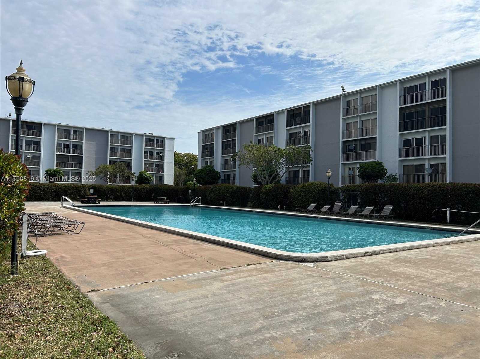 Small Image of 8710 NORTH SHERMAN CIR #402, Miramar Number 18