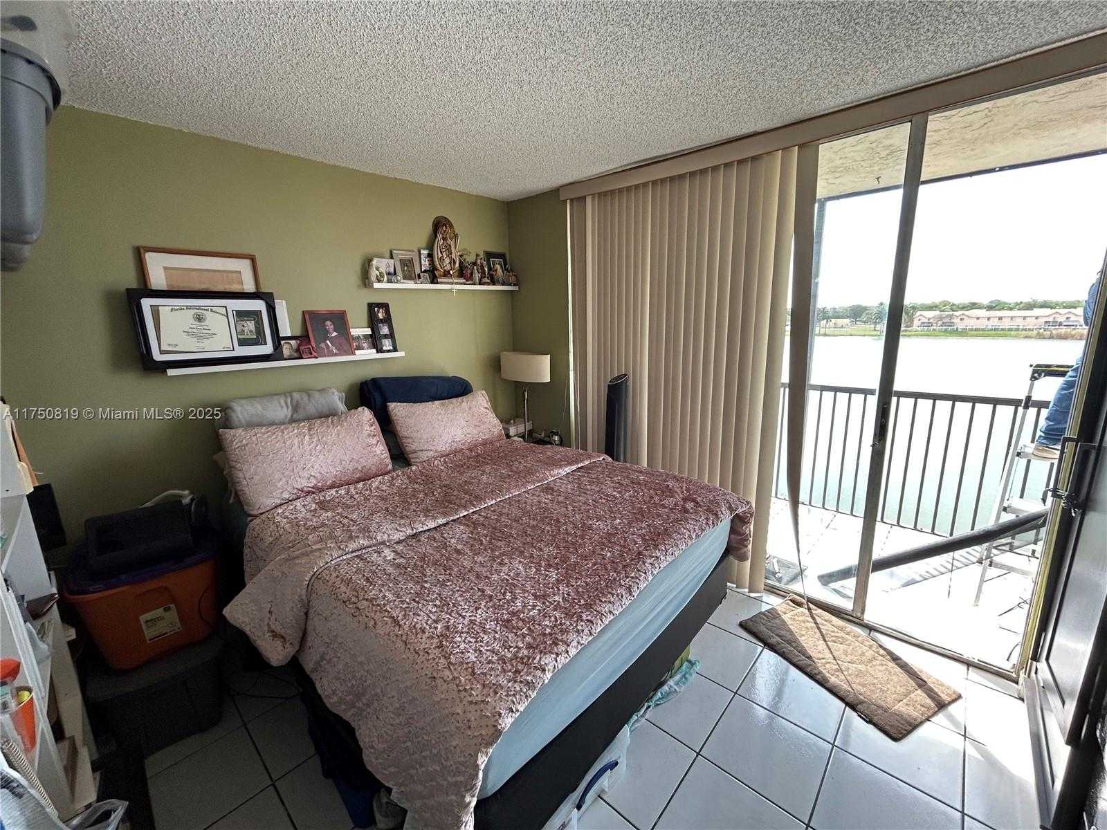 Small Image of 8710 NORTH SHERMAN CIR #402, Miramar Number 6