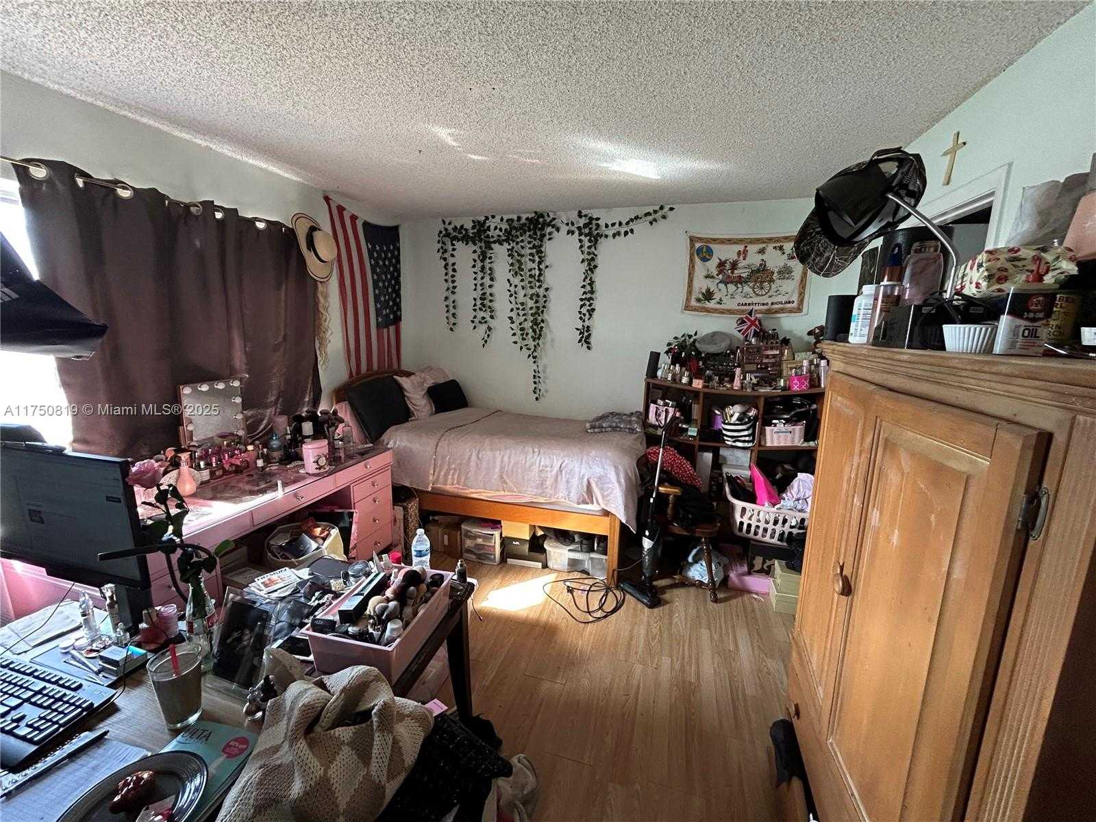 Small Image of 8710 NORTH SHERMAN CIR #402, Miramar Number 8