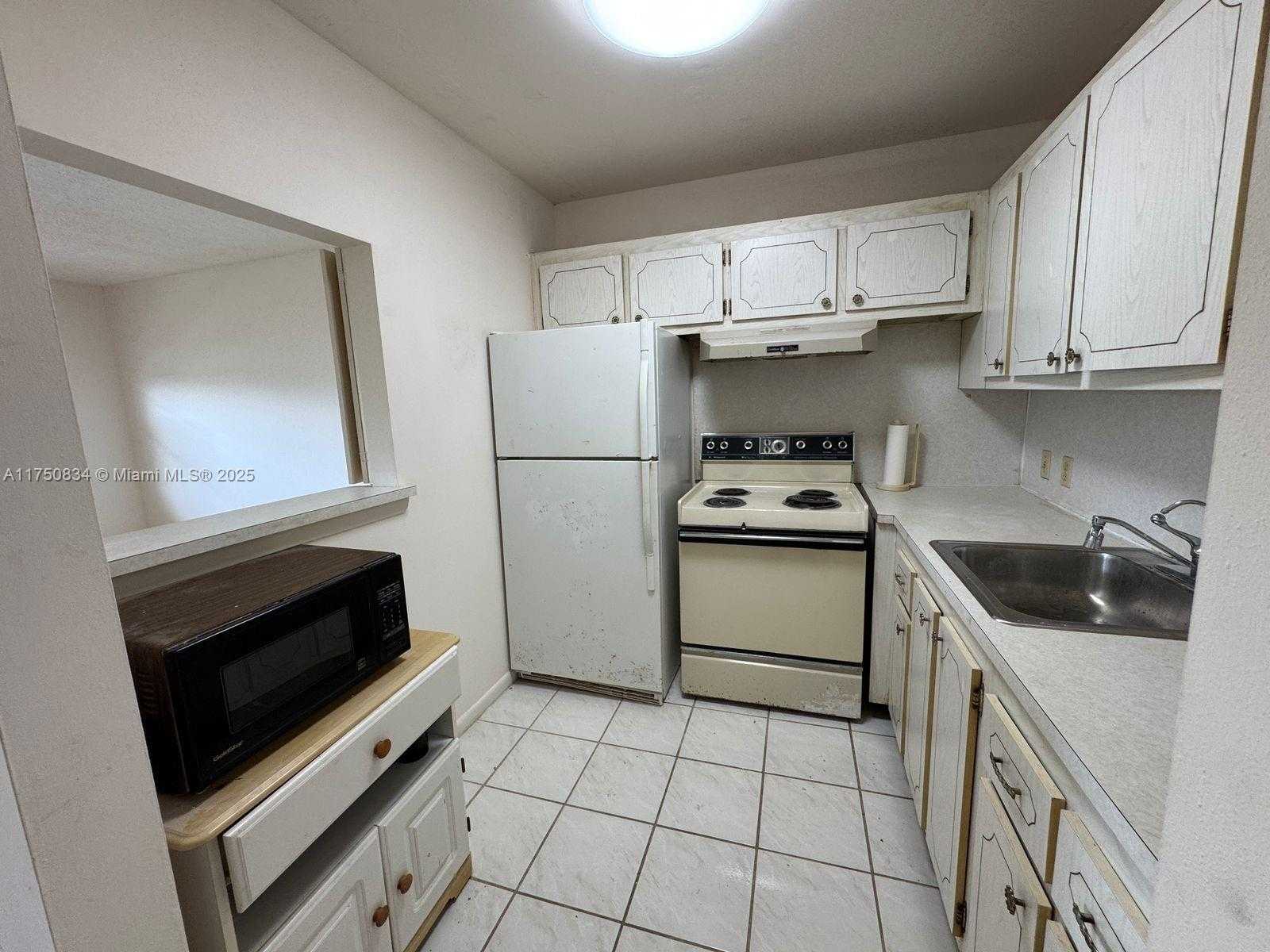 Small Image of 310 PRESTON H #310, Boca Raton Number 13