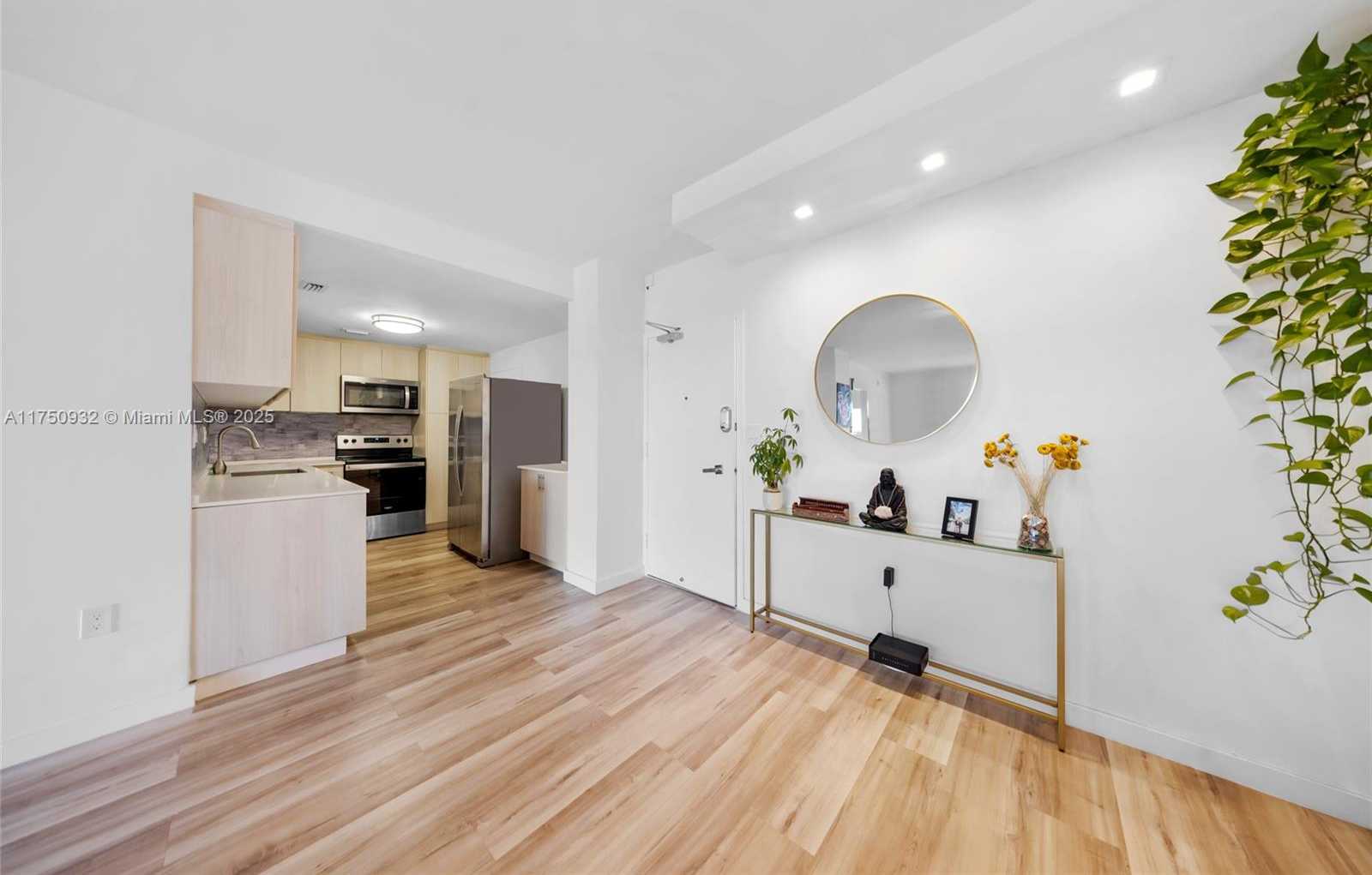 Small Image of 300 BAYVIEW DR #1614, Sunny Isles Beach Number 10