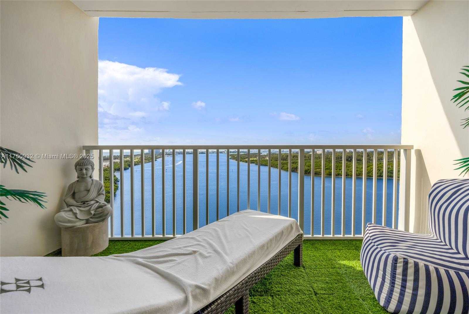 Small Image of 300 BAYVIEW DR #1614, Sunny Isles Beach Number 23