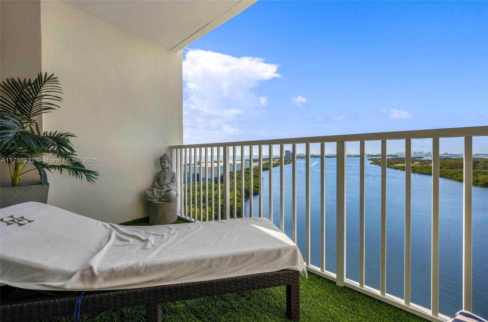 Small Image of 300 BAYVIEW DR #1614, Sunny Isles Beach Number 24
