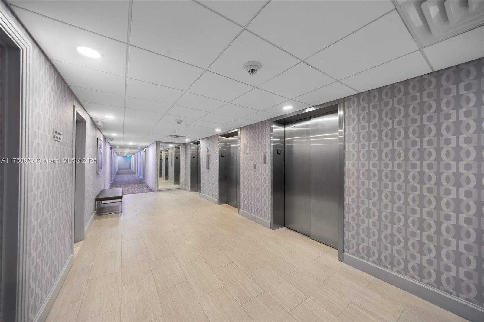 Small Image of 300 BAYVIEW DR #1614, Sunny Isles Beach Number 26