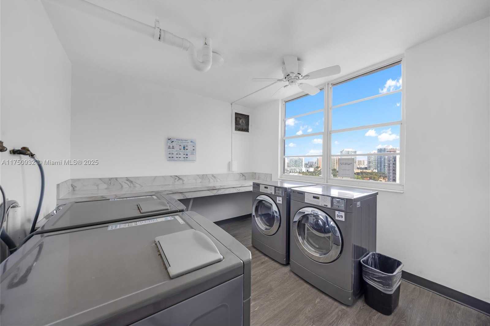Small Image of 300 BAYVIEW DR #1614, Sunny Isles Beach Number 28