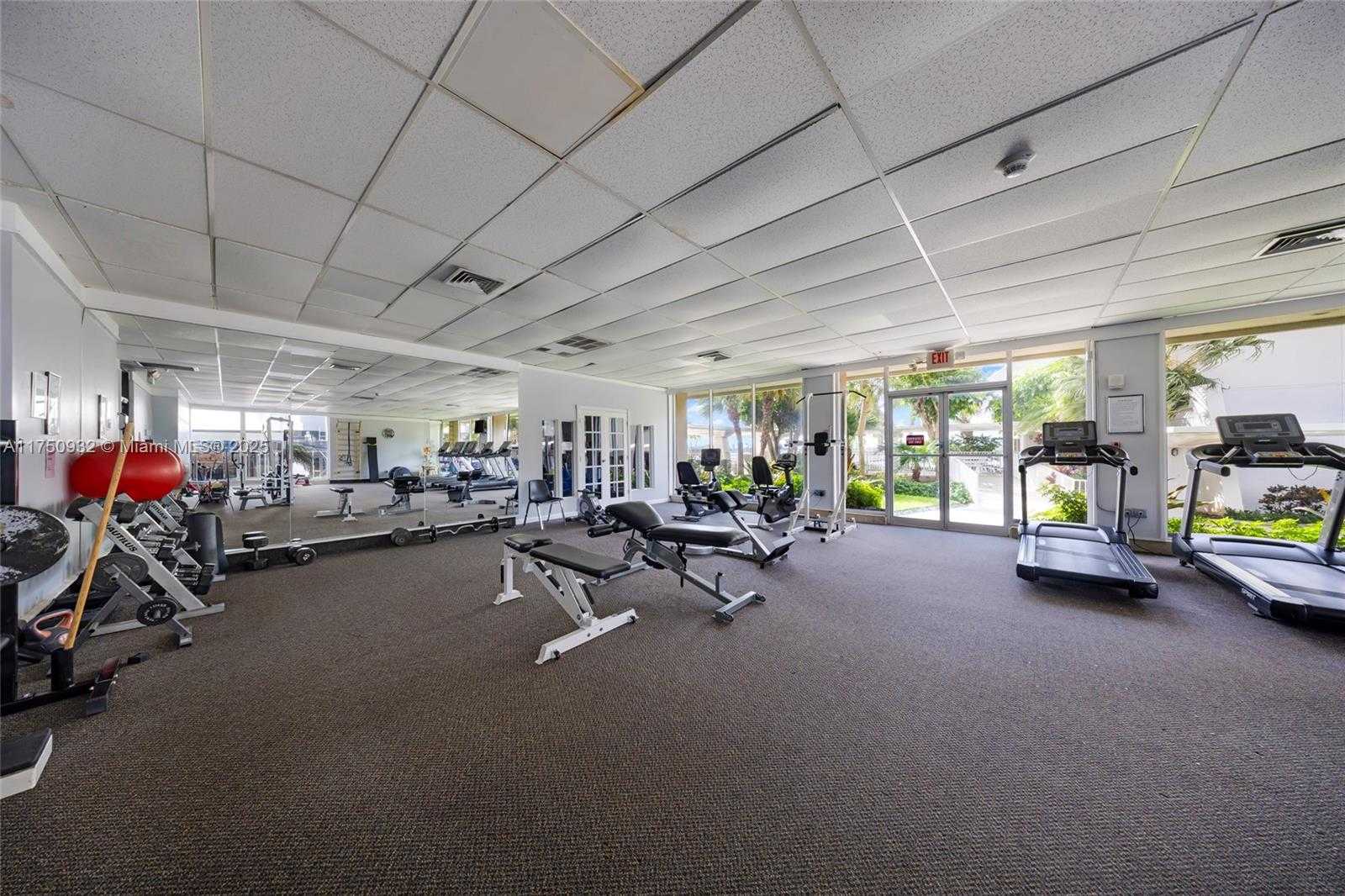 Small Image of 300 BAYVIEW DR #1614, Sunny Isles Beach Number 30