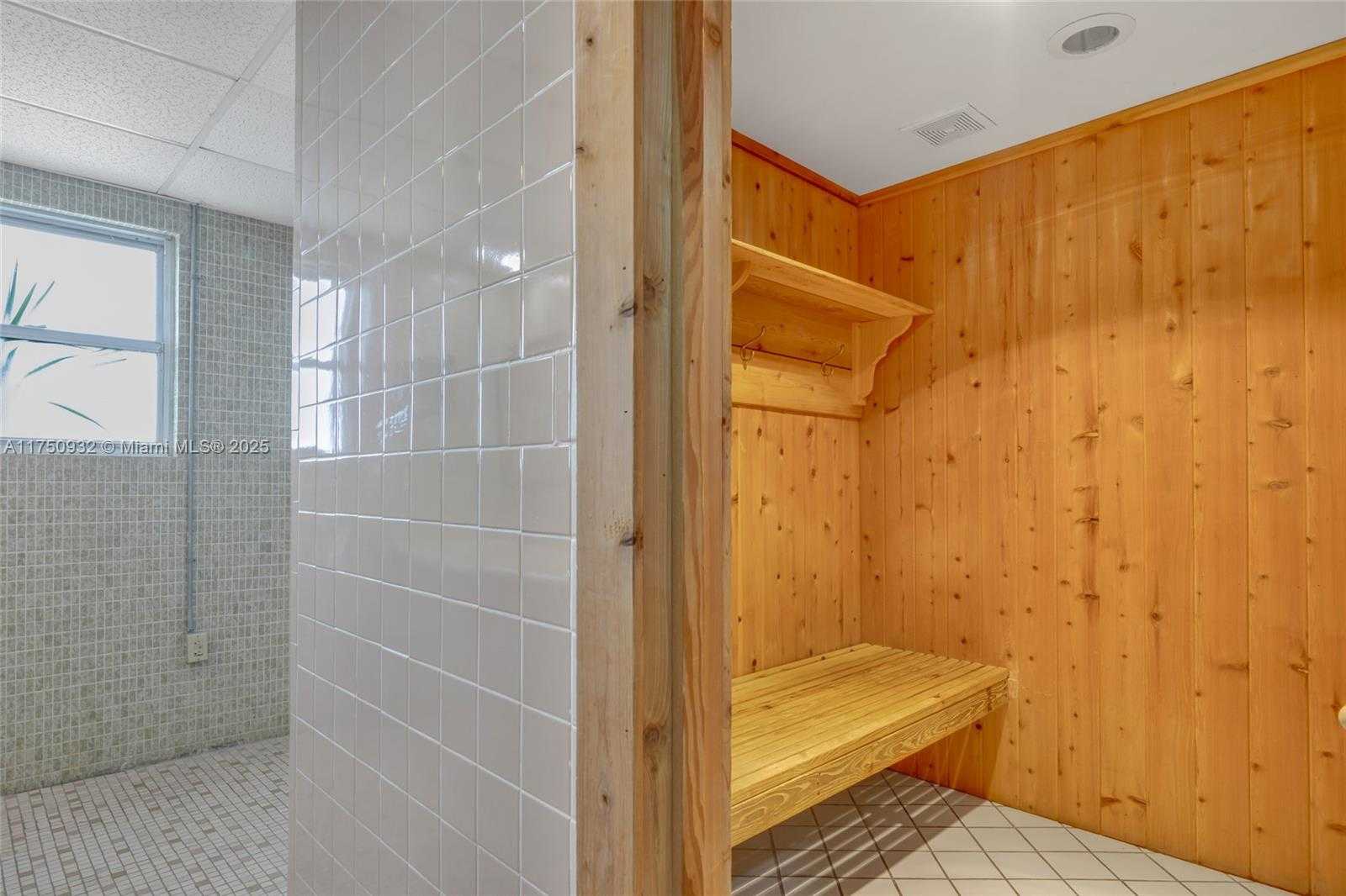 Small Image of 300 BAYVIEW DR #1614, Sunny Isles Beach Number 31