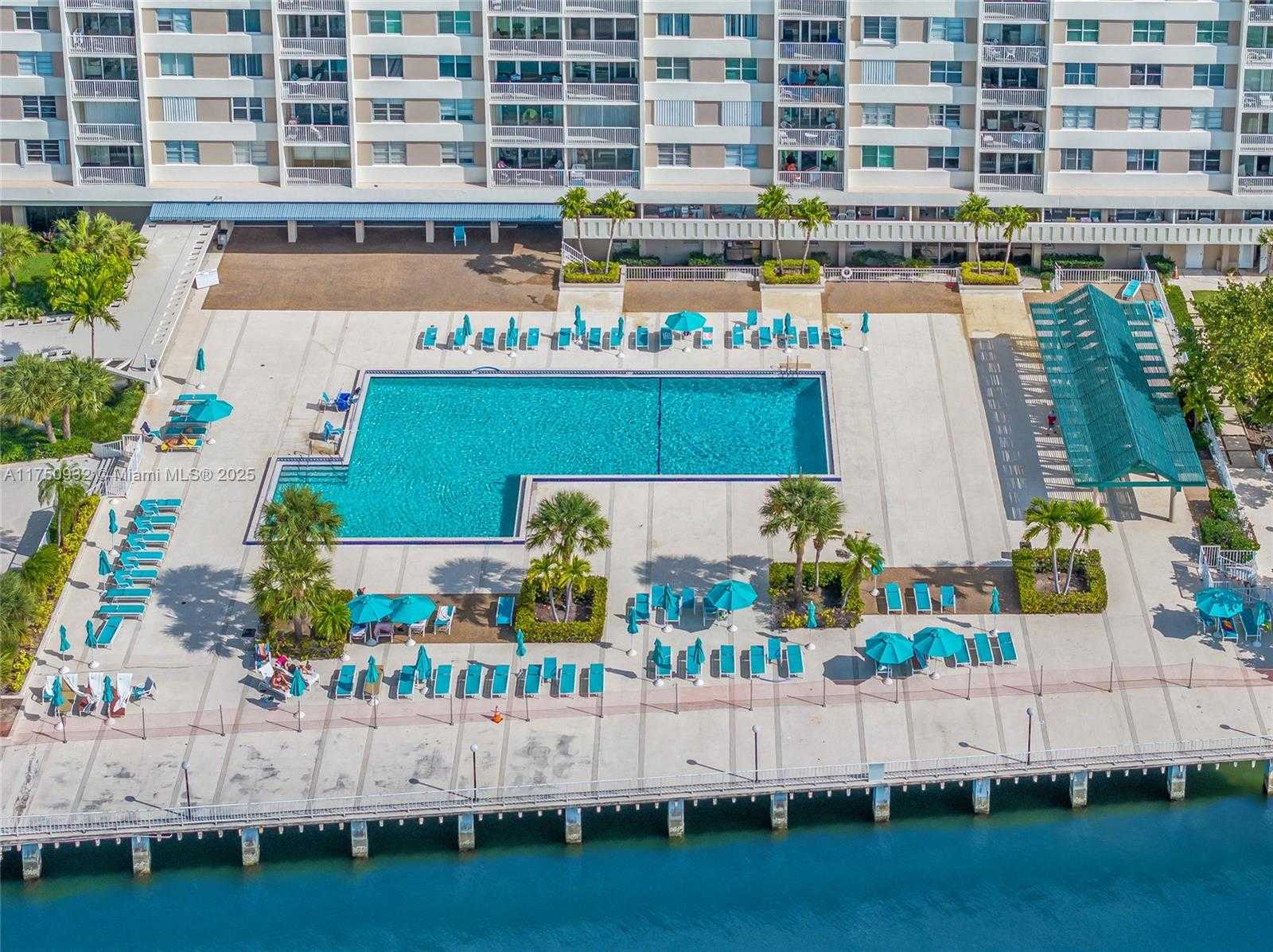 Small Image of 300 BAYVIEW DR #1614, Sunny Isles Beach Number 32