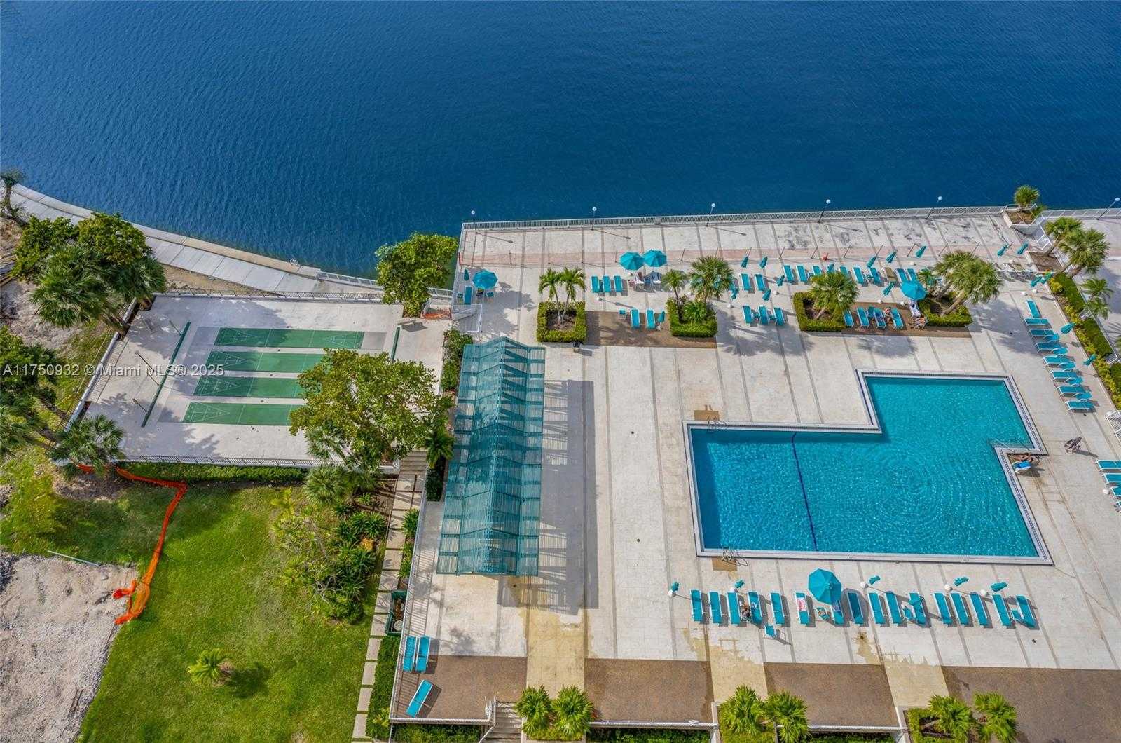 Small Image of 300 BAYVIEW DR #1614, Sunny Isles Beach Number 33