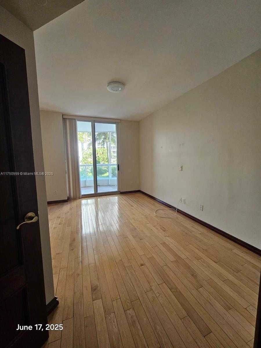Small Image of 21050 POINT PL #501, Aventura Number 26