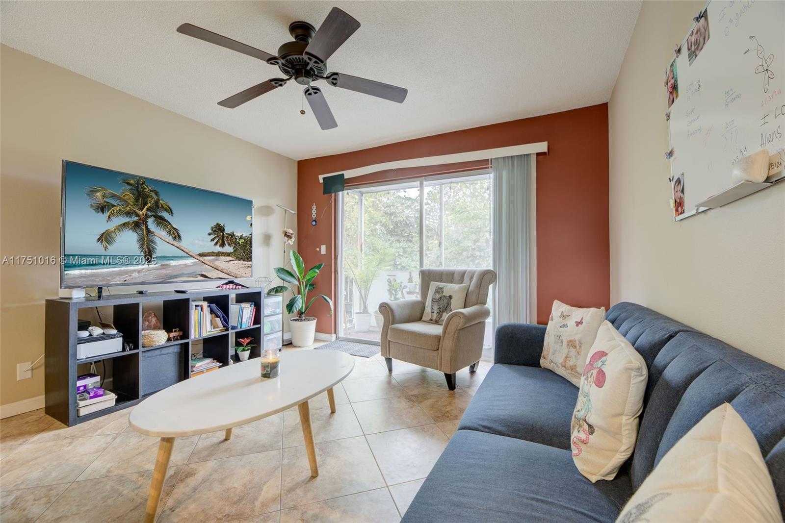 Small Image of 1400 TALLWOOD AVE #303, Hollywood Number 2