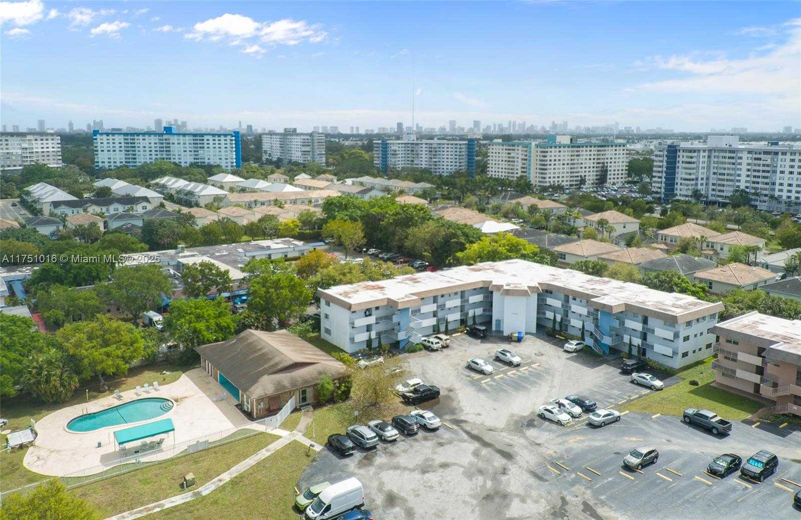 Small Image of 1400 TALLWOOD AVE #303, Hollywood Number 20