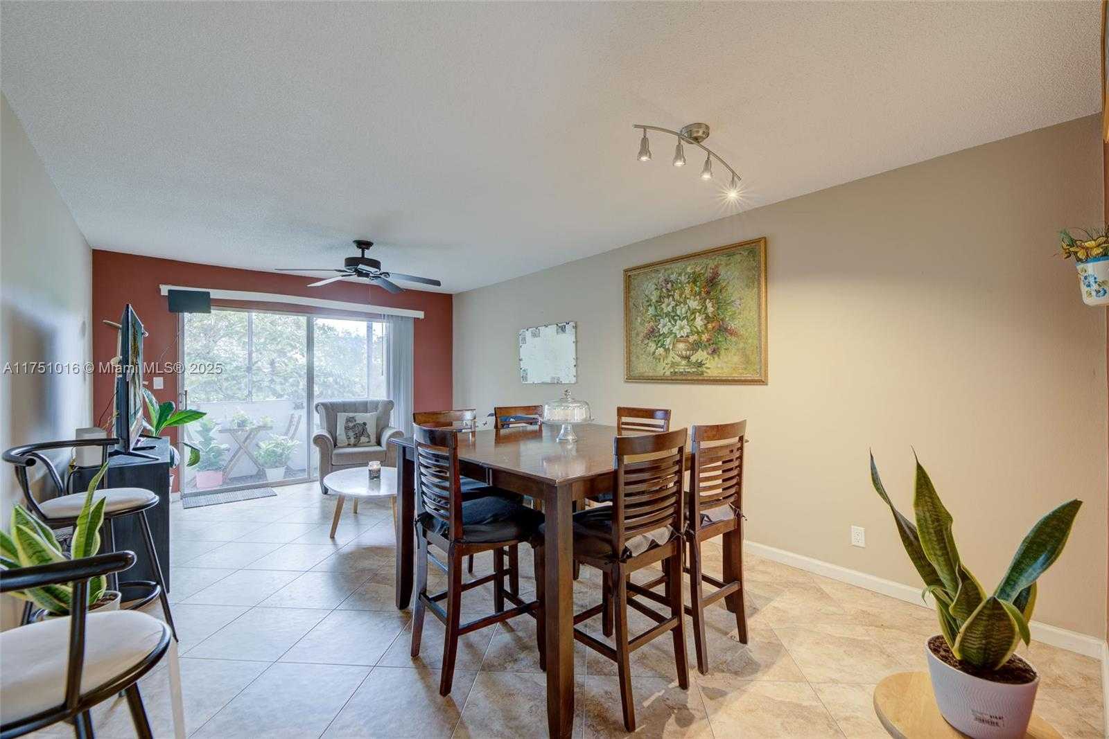 Small Image of 1400 TALLWOOD AVE #303, Hollywood Number 4