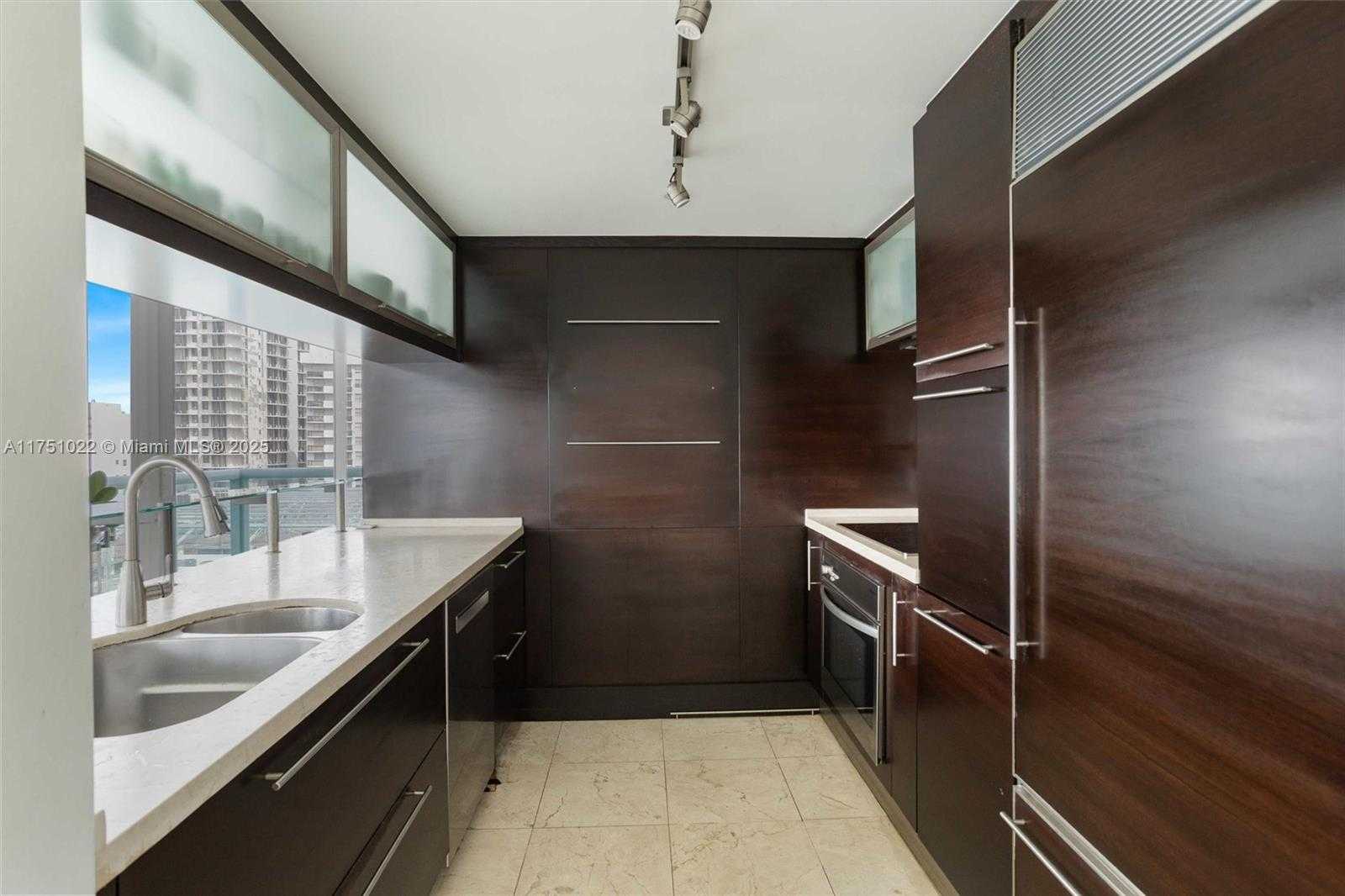 Small Image of 6000 INDIAN CREEK DR #11B, Miami Beach Number 11