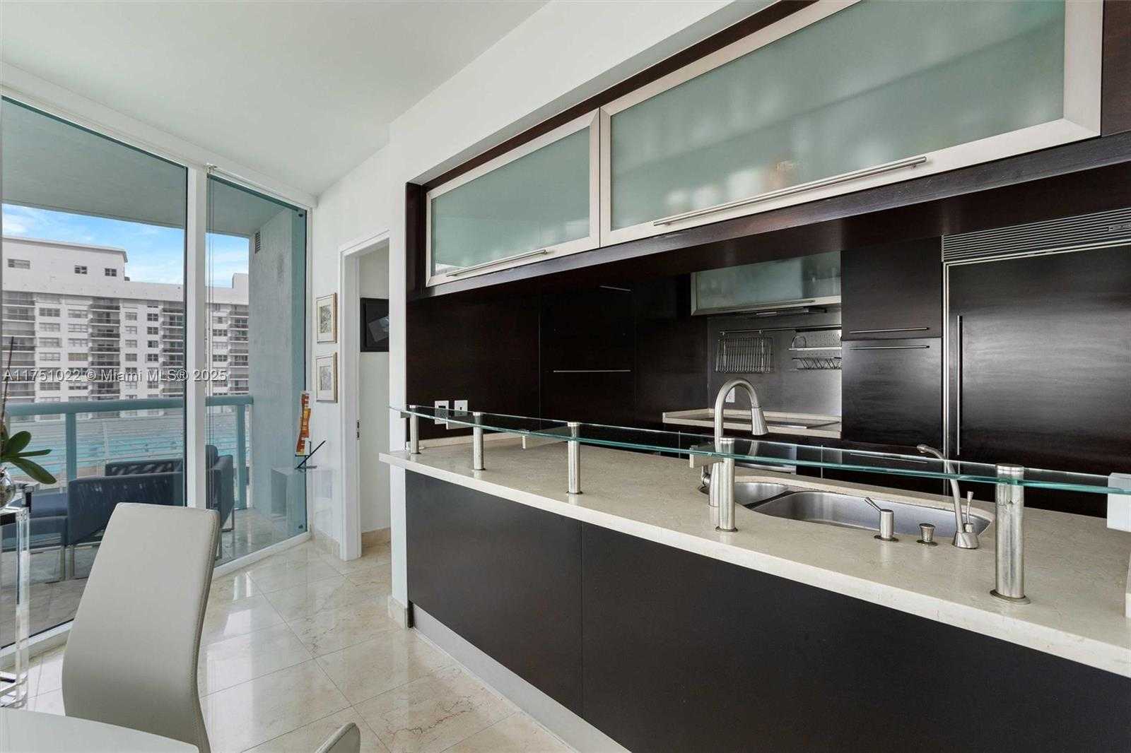 Small Image of 6000 INDIAN CREEK DR #11B, Miami Beach Number 12