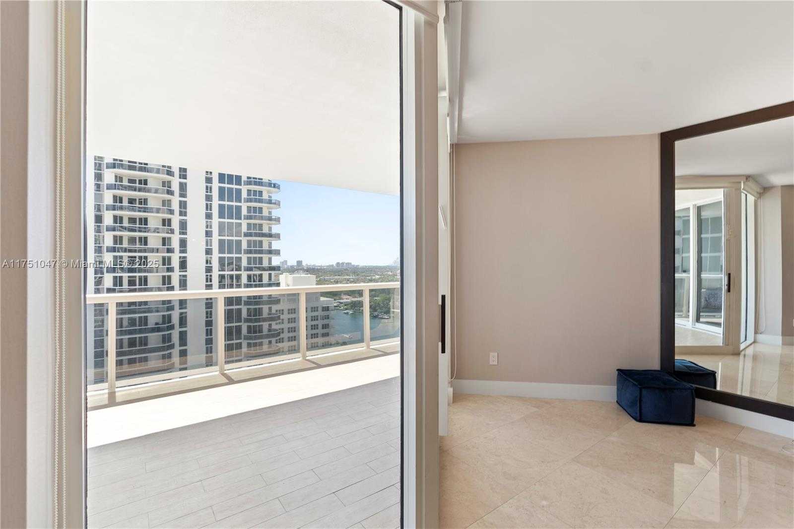 Small Image of 4779 COLLINS AVE #2204, Miami Beach Number 13