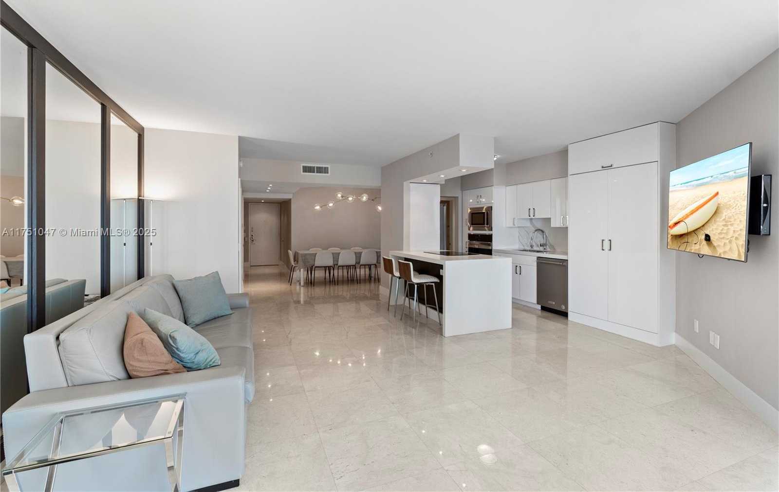 Small Image of 4779 COLLINS AVE #2204, Miami Beach Number 14