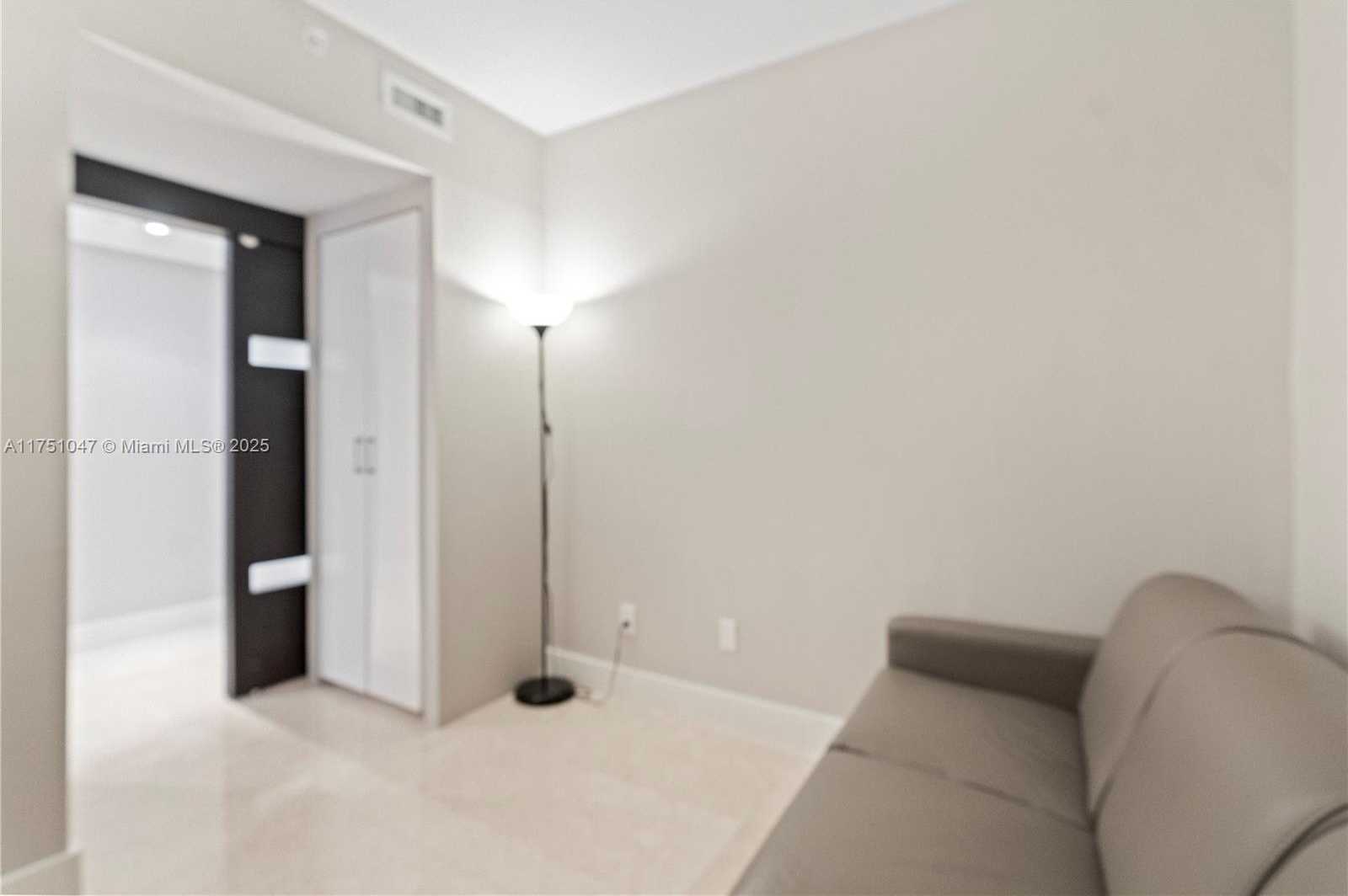Small Image of 4779 COLLINS AVE #2204, Miami Beach Number 23