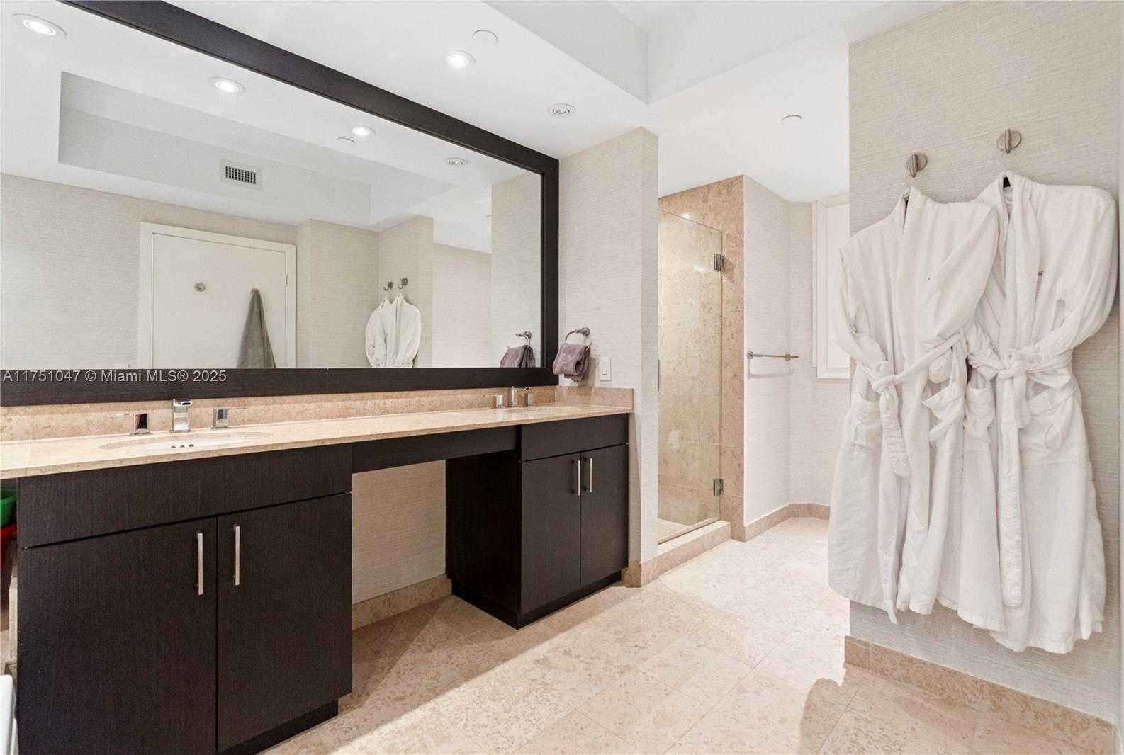Small Image of 4779 COLLINS AVE #2204, Miami Beach Number 27