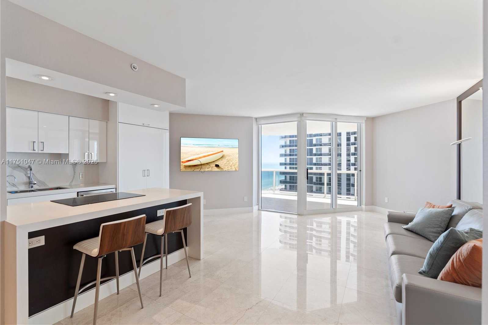 Small Image of 4779 COLLINS AVE #2204, Miami Beach Number 9