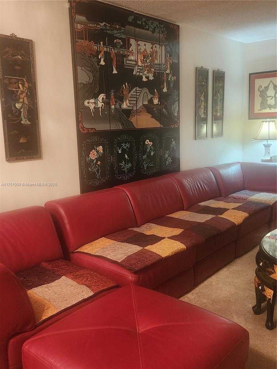 Small Image of 4350 HILLCREST DR #807, Hollywood Number 2