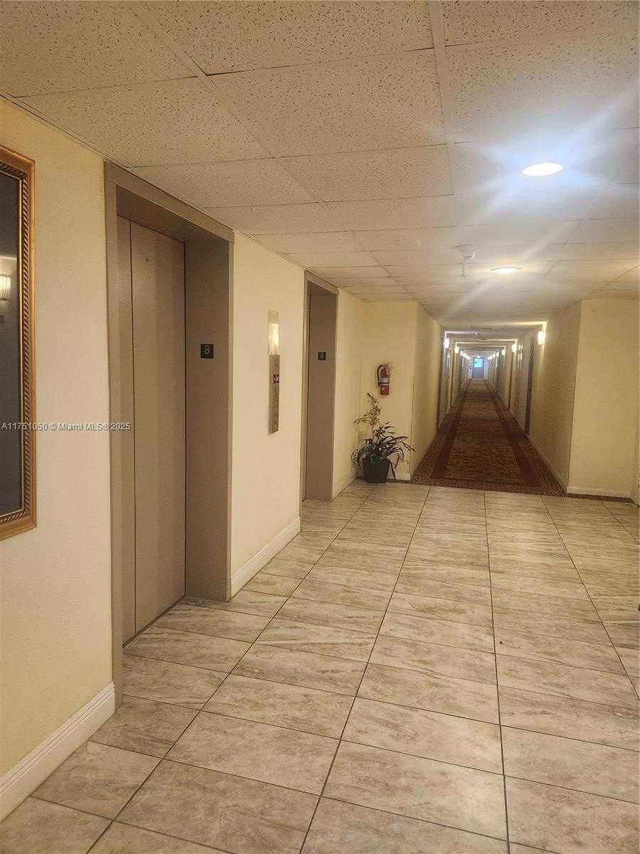 Small Image of 4350 HILLCREST DR #807, Hollywood Number 23