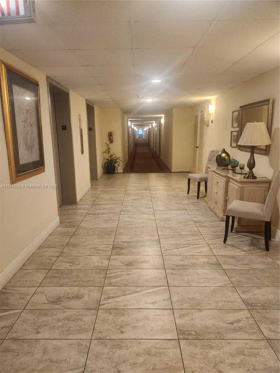 Small Image of 4350 HILLCREST DR #807, Hollywood Number 28