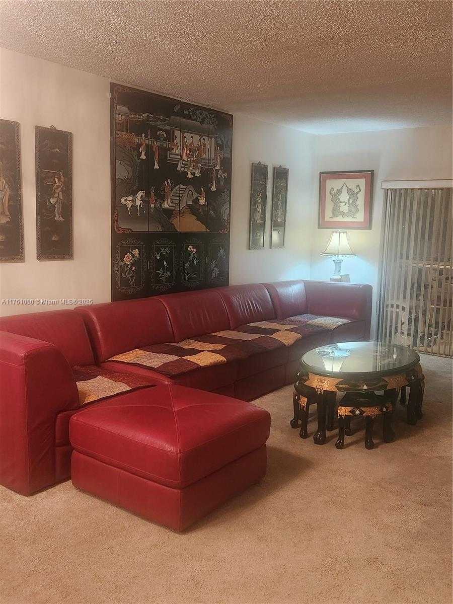 Small Image of 4350 HILLCREST DR #807, Hollywood Number 3