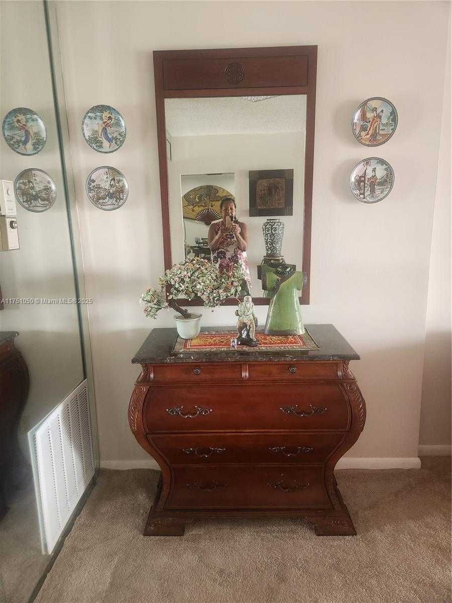 Small Image of 4350 HILLCREST DR #807, Hollywood Number 5