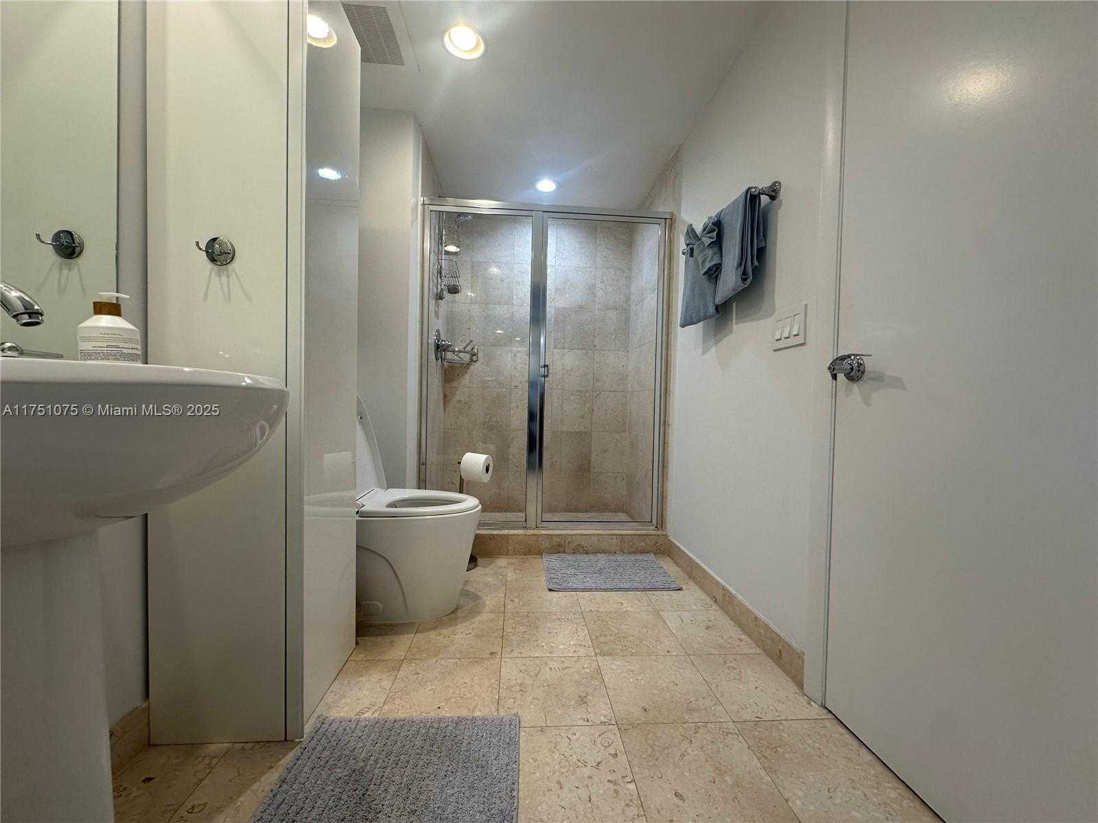 Small Image of 1830 SOUTH OCEAN DR #2510, Hallandale Beach Number 21