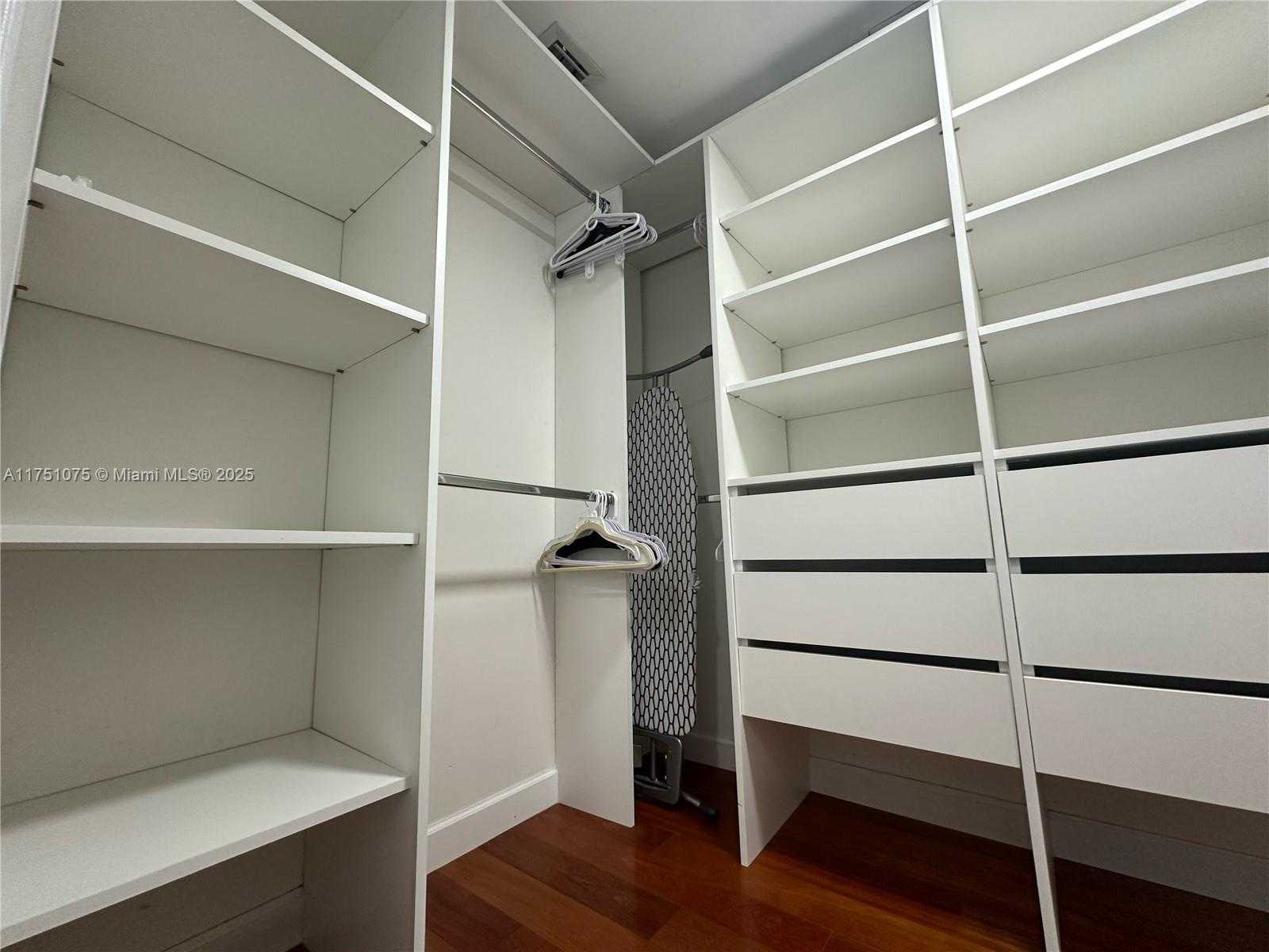 Small Image of 1830 SOUTH OCEAN DR #2510, Hallandale Beach Number 22