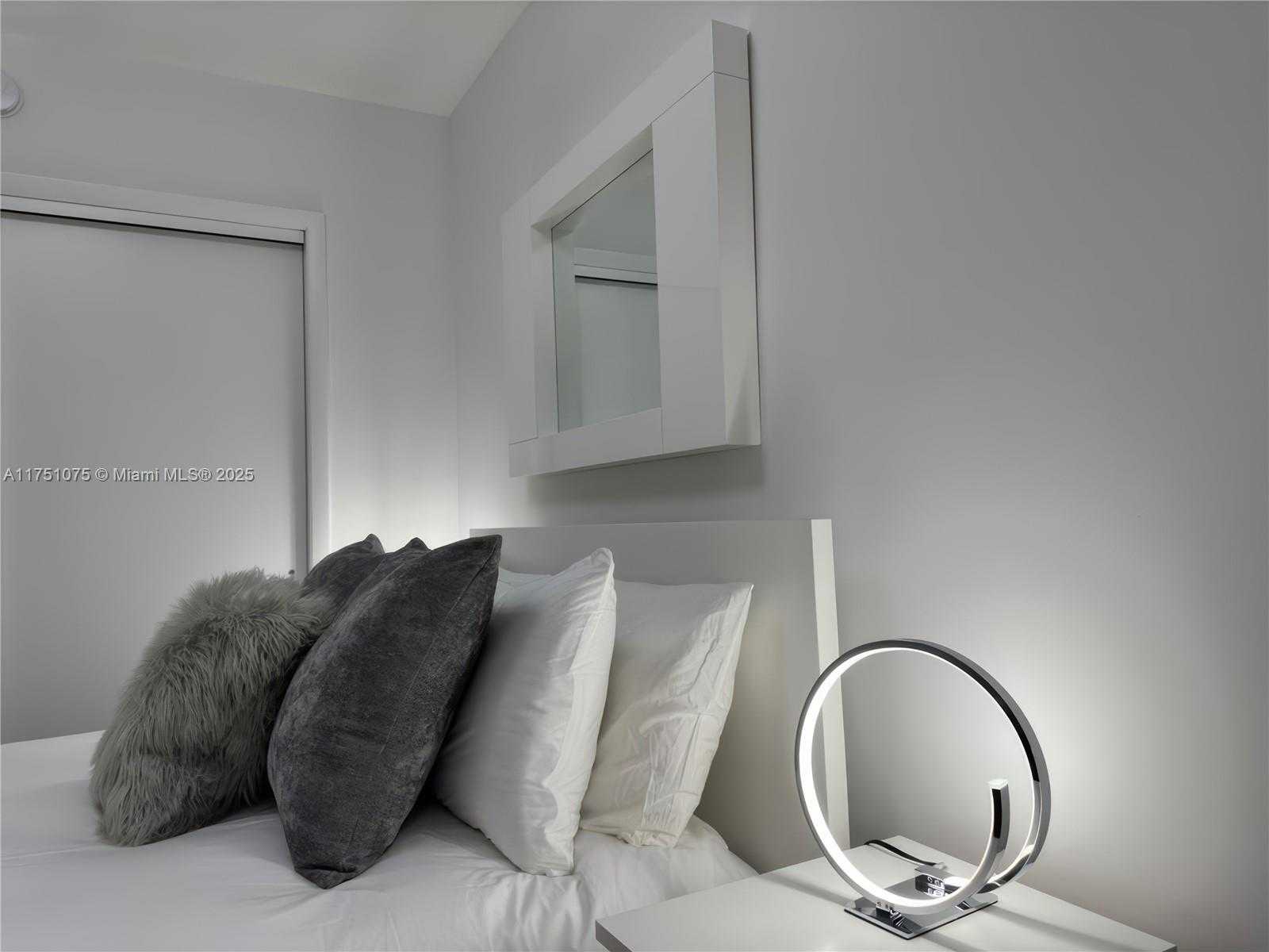 Small Image of 1830 SOUTH OCEAN DR #2510, Hallandale Beach Number 23